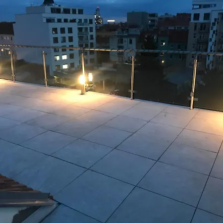 V Nebi Deluxe Appartement Brno